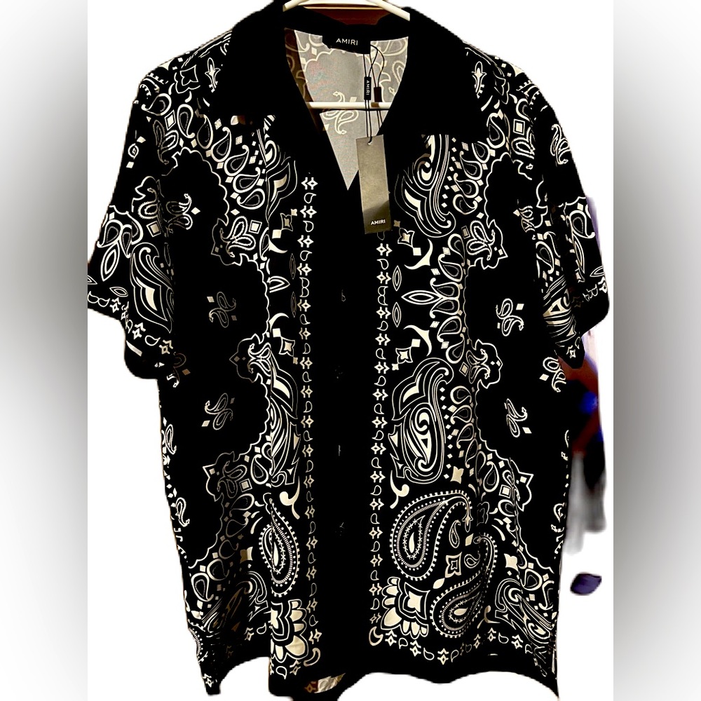 NWT! AMIRI PAISLEY 100% BUTTON UP. Men’s size Large